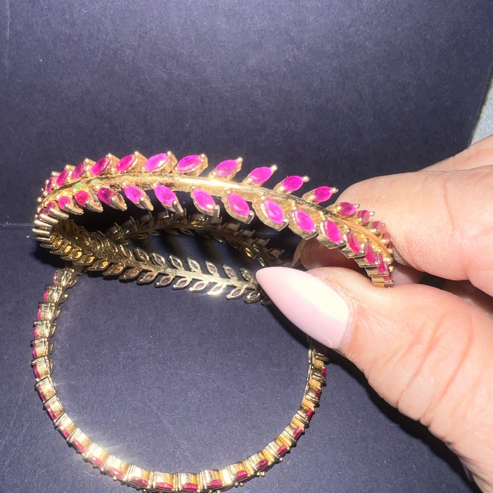 Elegant Gold and Pink Leaf Design Bangles with simulated rubies - pair - Picture 3 of 5